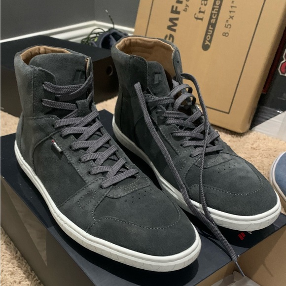 Piloti Apex Italian Suede Driving Shoes in Charcoal Gray - Picture 2 of 10